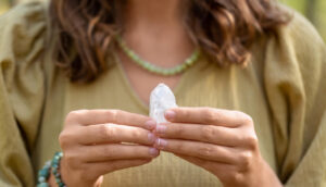 Best Crystal Starter Kits for Beginners